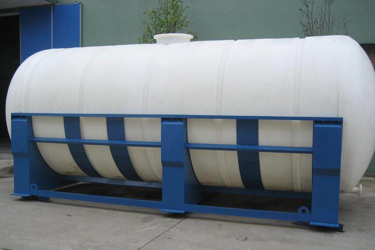 由于它具有承受較高的正壓和負壓的能力，所以有利于減少油品的蒸發(fā)損耗，也減少了發(fā)生火災的危險性