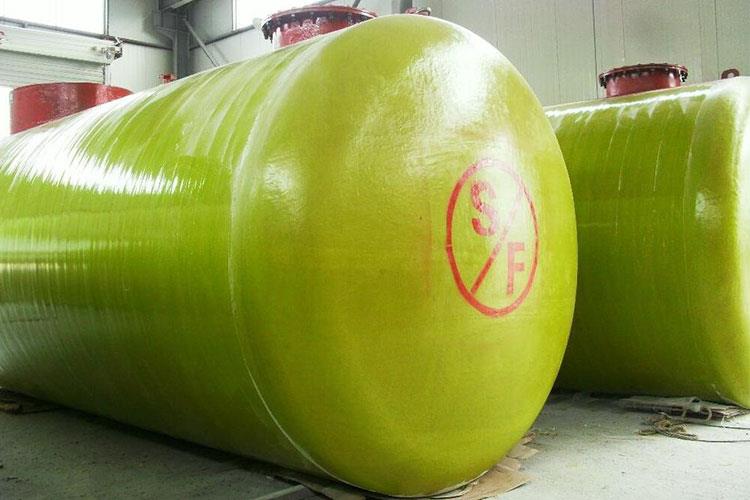 SF雙層罐使用壽命是普通油罐的5—10倍，采用遠(yuǎn)程監(jiān)控系統(tǒng)便于日常及定期檢測(cè)，數(shù)字化控制，免去人工復(fù)雜操作