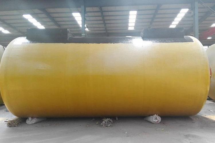 雙層油罐配備滲漏檢測裝置，能對間隙空間進行24小時全程監(jiān)控