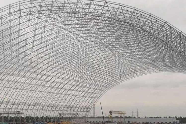 具有空間受力小、重量輕、剛度大、抗震性能好等優(yōu)點