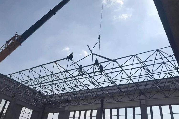 能夠?qū)崿F(xiàn)網(wǎng)架的受力分壓，保障整個工程的穩(wěn)固效果