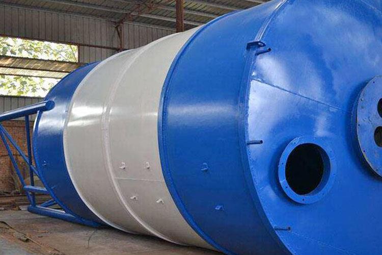 60噸水泥倉通常作為混凝土攪拌站（樓）的配套產(chǎn)品使用，占地面積小，使用壽命長，造價(jià)低