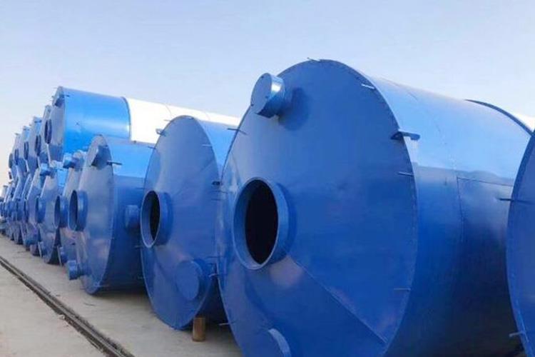 外形結(jié)構(gòu)一般為圓筒支架形式，其上部有除塵設(shè)備，防止粉塵泄漏