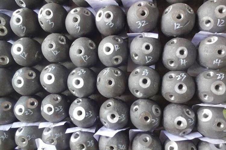 空心焊接球具有大跨距，強(qiáng)度大，重量輕，造型美觀，無需支撐等特點(diǎn)