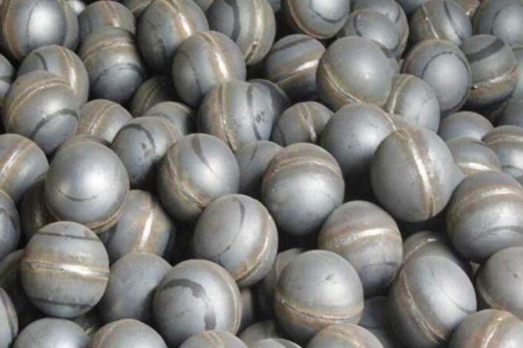 網(wǎng)架螺栓球是各個鋼管之間的連結(jié)點用的是專業(yè)的螺栓球來進行連結(jié)的